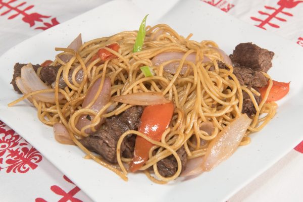 TALLARÍN SALTADO